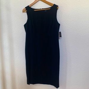 NWT Nine Wear Black Sleeveless Stretch dress with lining and zip. Size 8.